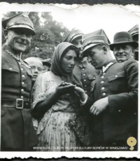 Wróżba, powróżyć panom oficerom, autor zdjęcia nieznany, Polska