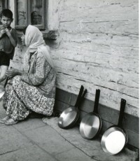 Cygańska patelnia najlepsza, "Żywieckie, Cyganka" (odręczny opis na rewersie), fot. Henryk Hermanowicz (*20 X 1912 Wilno - †31 V 1992 Kraków), circa 1975